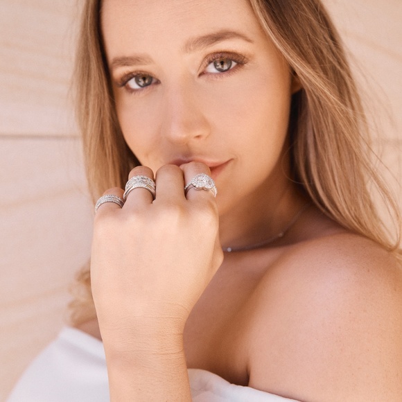 Tiffany & Co Mini Oval Key Pendant - Picture 10 of 10